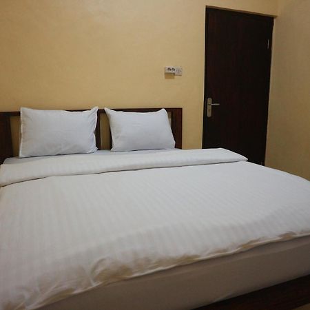 Tange Guest House Ruteng Dış mekan fotoğraf
