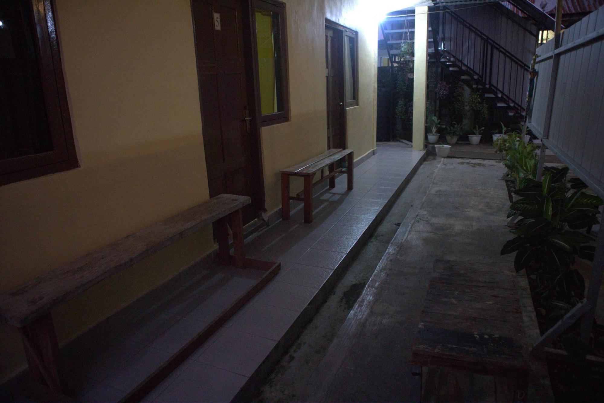 Tange Guest House Ruteng Dış mekan fotoğraf