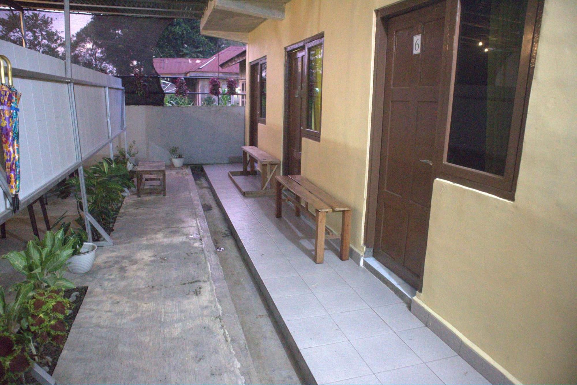 Tange Guest House Ruteng Dış mekan fotoğraf