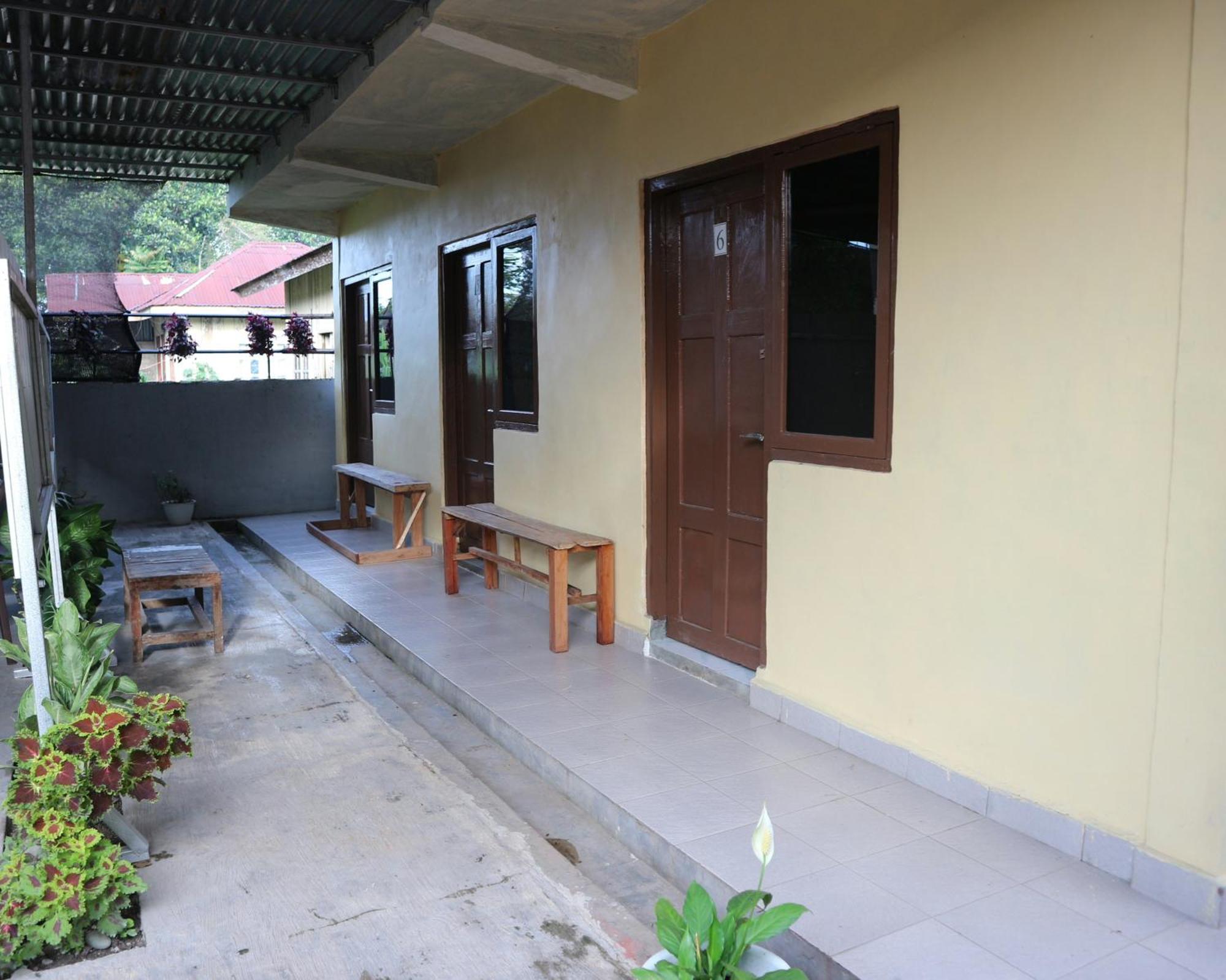 Tange Guest House Ruteng Dış mekan fotoğraf