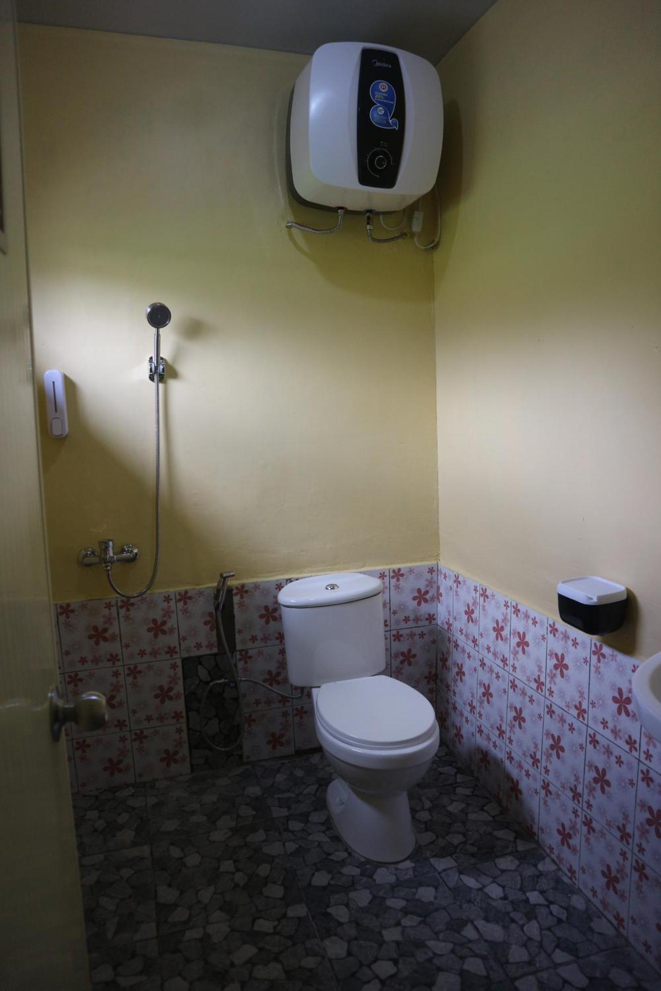 Tange Guest House Ruteng Dış mekan fotoğraf